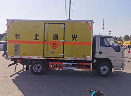 定海爆破器材运输车技术升级与安全合规新趋势